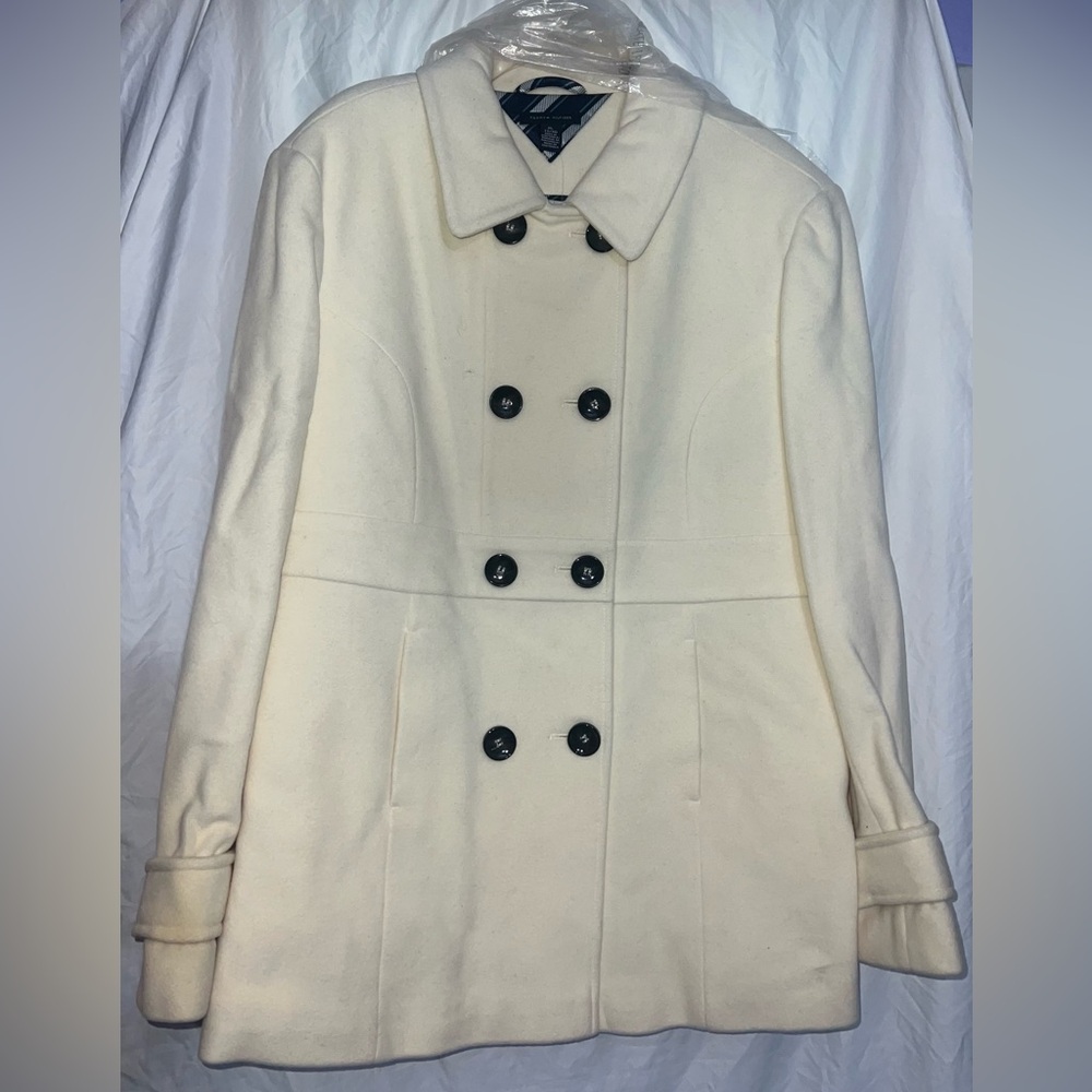 ‼️BRAND NEW NEVER WORN‼️ Tommy Hilfiger Women’s White Pea Coat